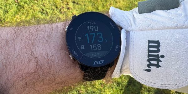 Shot Scope G6 with GPS distance information displayed